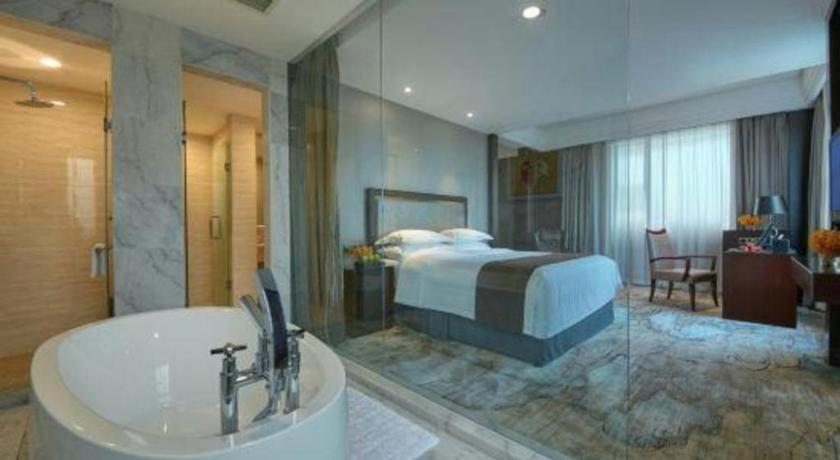 Hotel New Century Manju New International Expo Center 3*