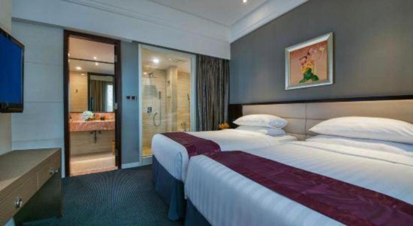Hotel New Century Manju New International Expo Center 3*
