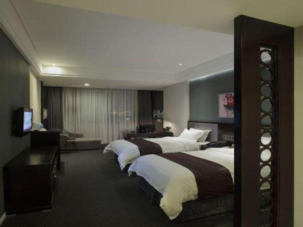New Century Manju New International Expo Center Hotel
