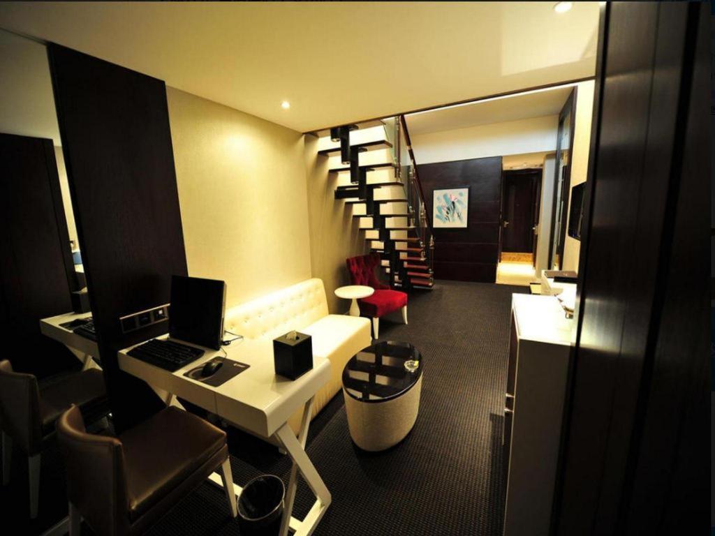 New Century Manju New International Expo Center 3*