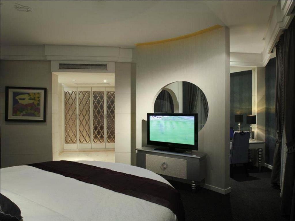 New Century Manju New International Expo Center Hotel 3*